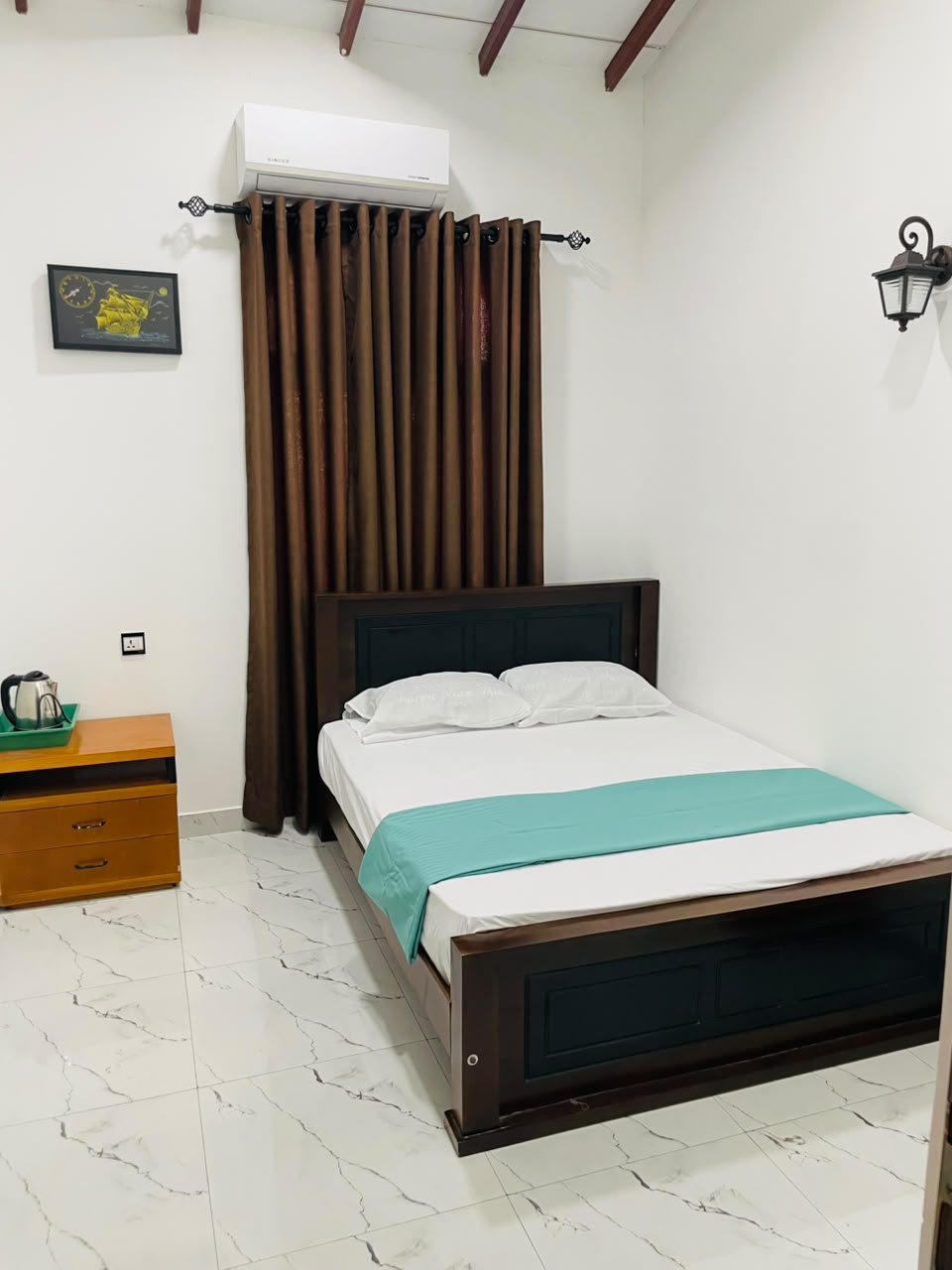 Deluxe Double Room (A/C)